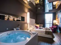 Jakuzili Villa Kirala